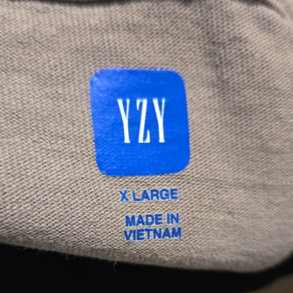 Yeezy Gap‎ Classic Gray Short Sleeve Tee - Picture 2 of 6
